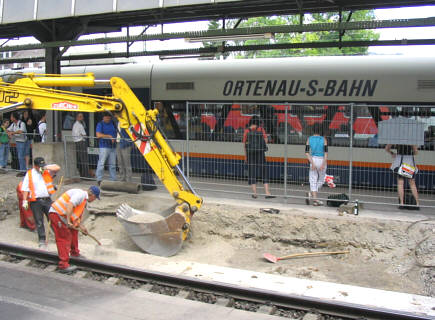 Bauarbeiten für den OSB-Bahnsteig an Gleis 7 in Offenburg