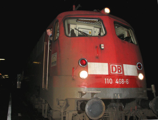 Letzte Planleistung der BR 110 auf der Schwarzwaldbahn; Abfahrt 4742 am 09.12.06 in Gengenbach