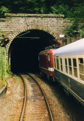 Typischer RE auf der Schwarzwaldbahn Anfang der 90er Jahre
