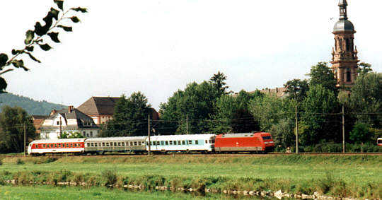 ungewöhnliche Regionalbahn im September 1997 bei Gengenbach
